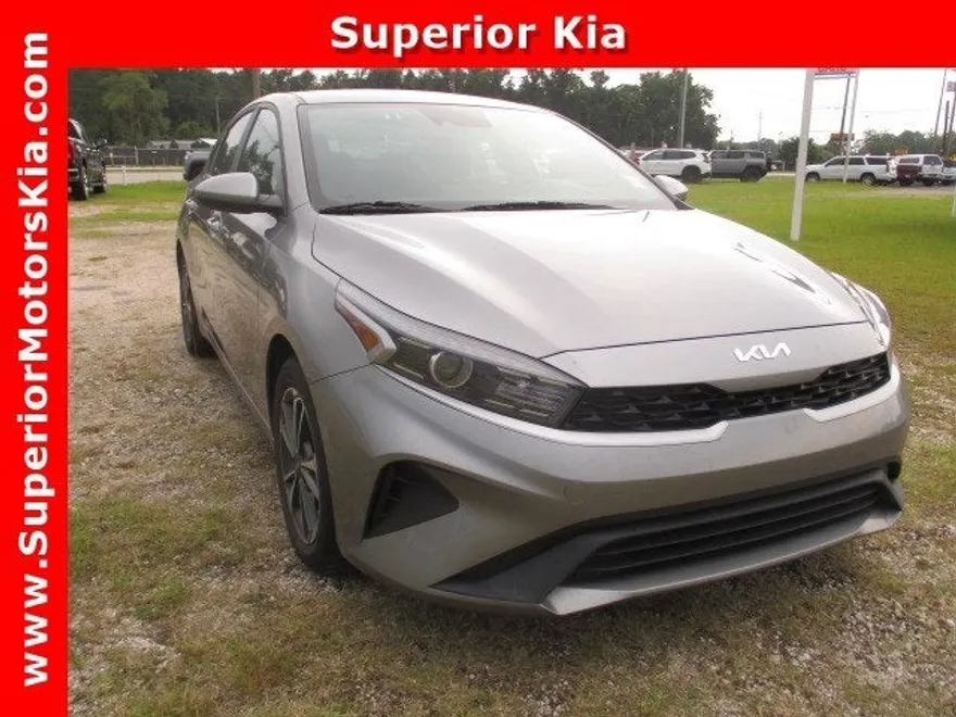 2024 Kia Forte GT-Line photo 1