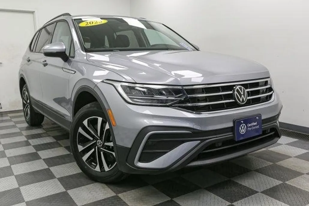 2023 Volkswagen Tiguan S photo 1