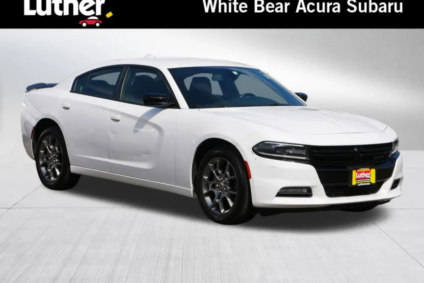 2017 Dodge Charger SXT photo 1