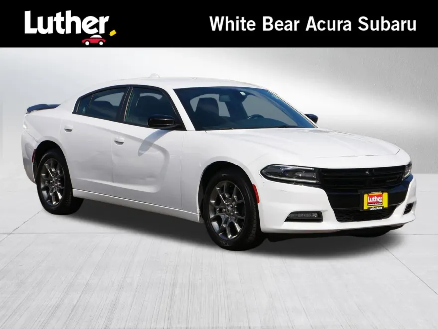 2017 Dodge Charger SXT photo 1
