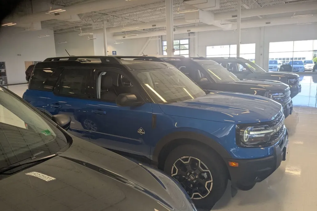2025 Ford Bronco Sport Outer Banks photo 1