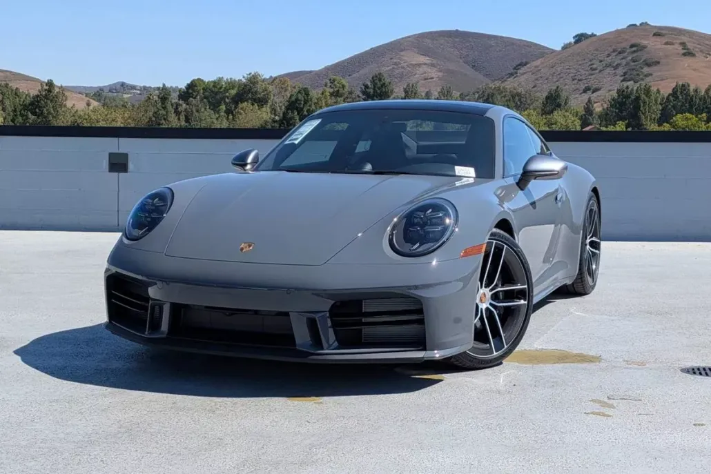 2025 Porsche 911 T photo 1