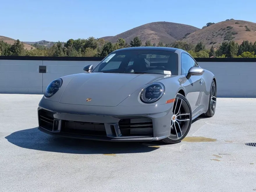 2025 Porsche 911 T photo 1