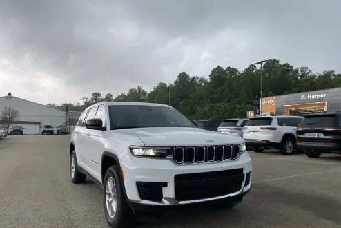 2025 Jeep Grand Cherokee Laredo X photo 1