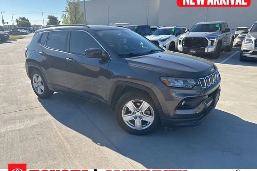 2022 Jeep Compass North Edition Latitude photo 1
