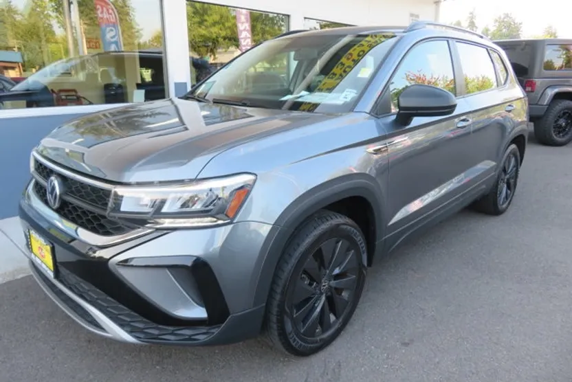 2022 Volkswagen Taos S photo 1