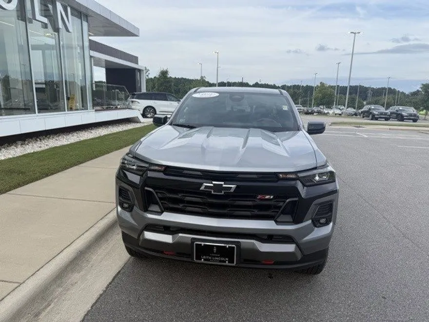 2023 Chevrolet Colorado Z71 photo 1