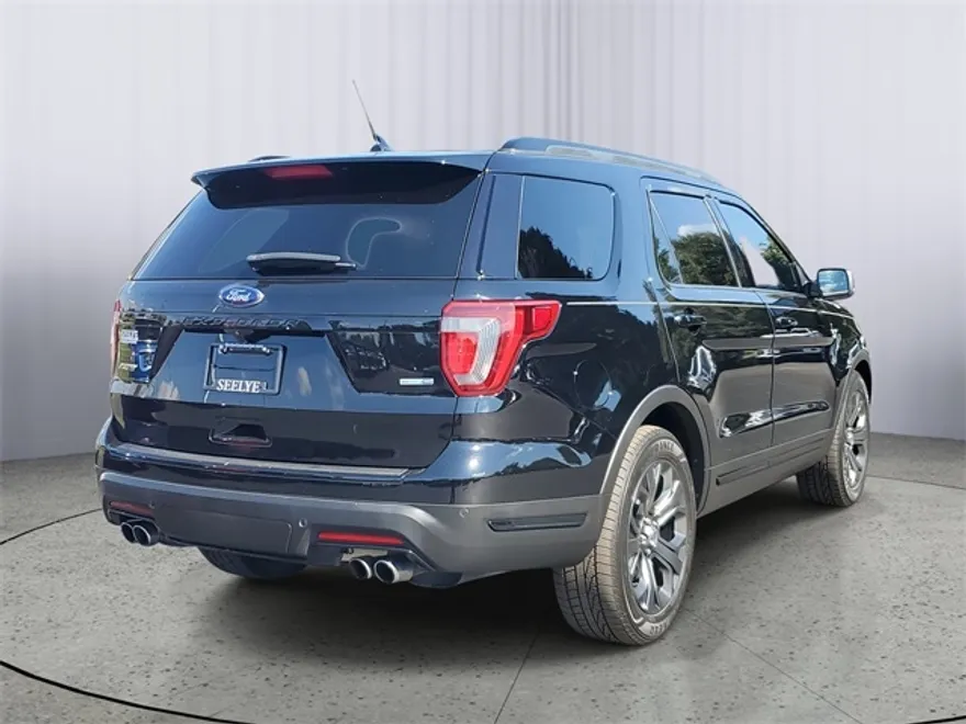 2018 Ford Explorer Sport photo 1