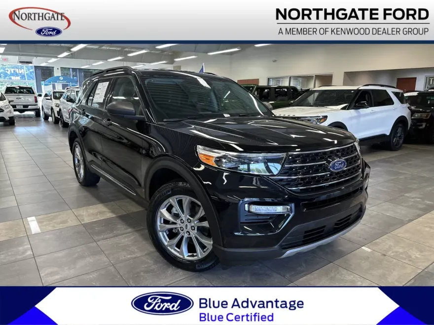 2023 Ford Explorer XLT photo 1