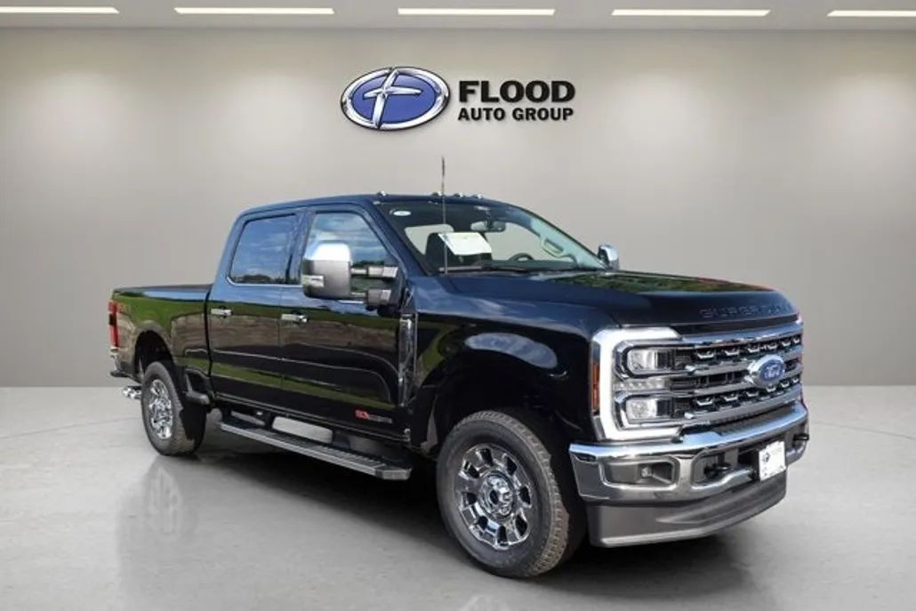 2025 Ford F-350 Lariat photo 1