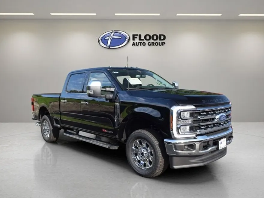 2025 Ford F-350 Lariat photo 1