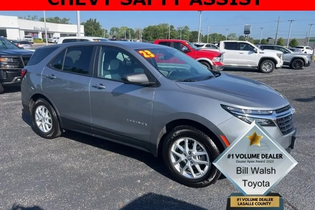 2023 Chevrolet Equinox LS photo 1