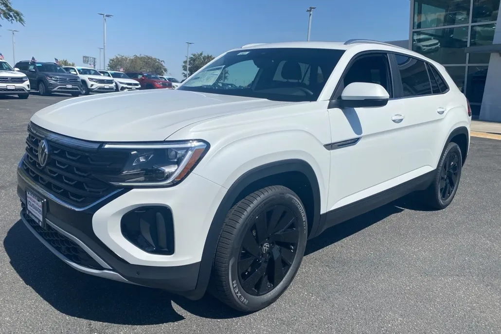 2026 Volkswagen Atlas Cross Sport SE Technology photo 1