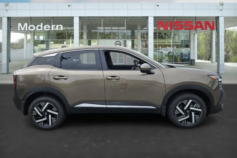 2025 Nissan Kicks SV photo 1