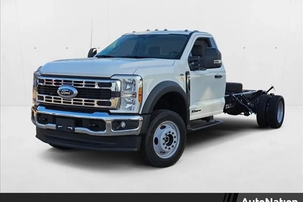 2025 Ford F-550 XL photo 1