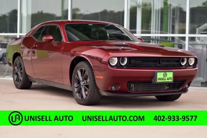 2022 Dodge Challenger SXT AWD photo 1