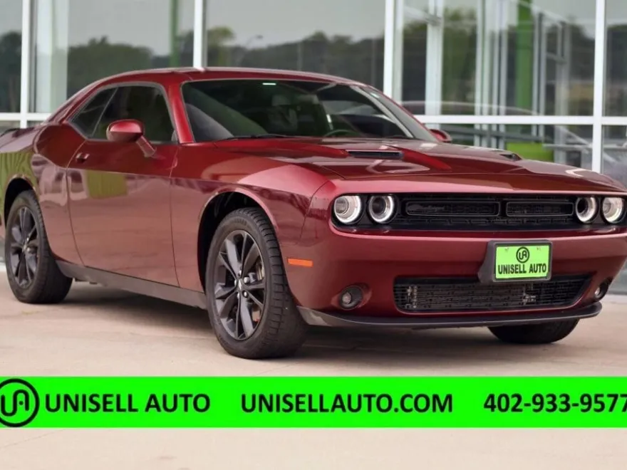 2022 Dodge Challenger SXT AWD photo 1