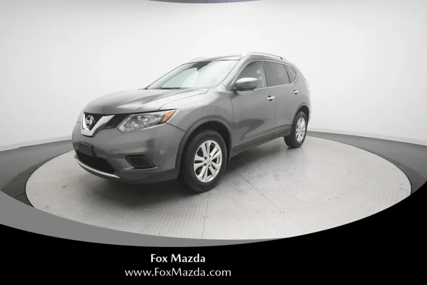 2016 Nissan Rogue SV photo 1