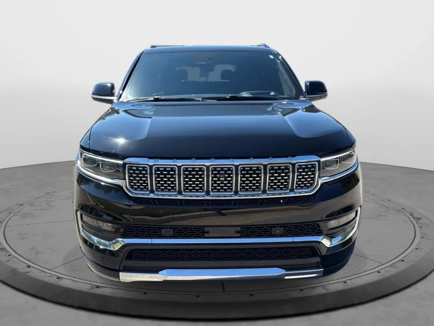 2023 Jeep Grand Wagoneer II photo 1