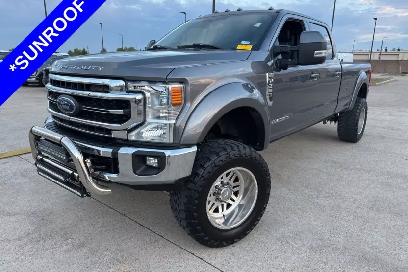 2022 Ford F-350 Lariat photo 1