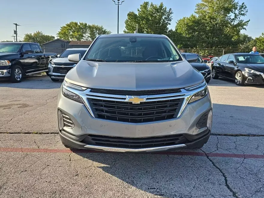 2024 Chevrolet Equinox LT photo 1