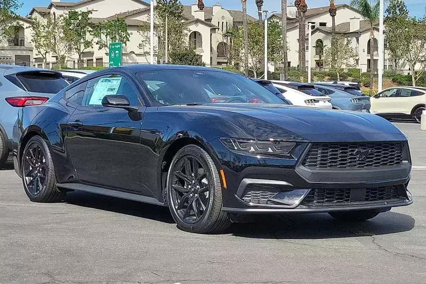 2025 Ford Mustang EcoBoost photo 1