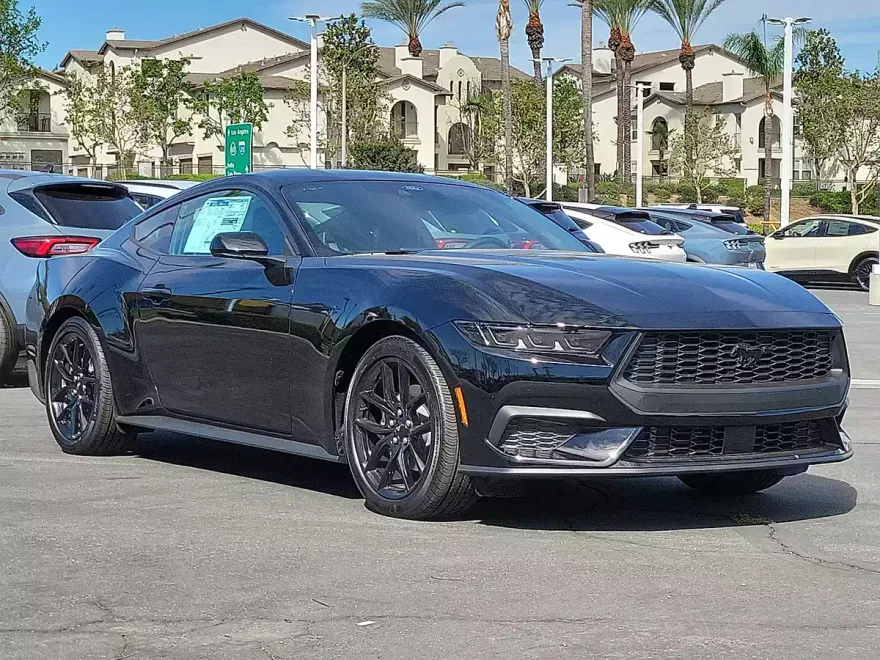 2025 Ford Mustang EcoBoost photo 1