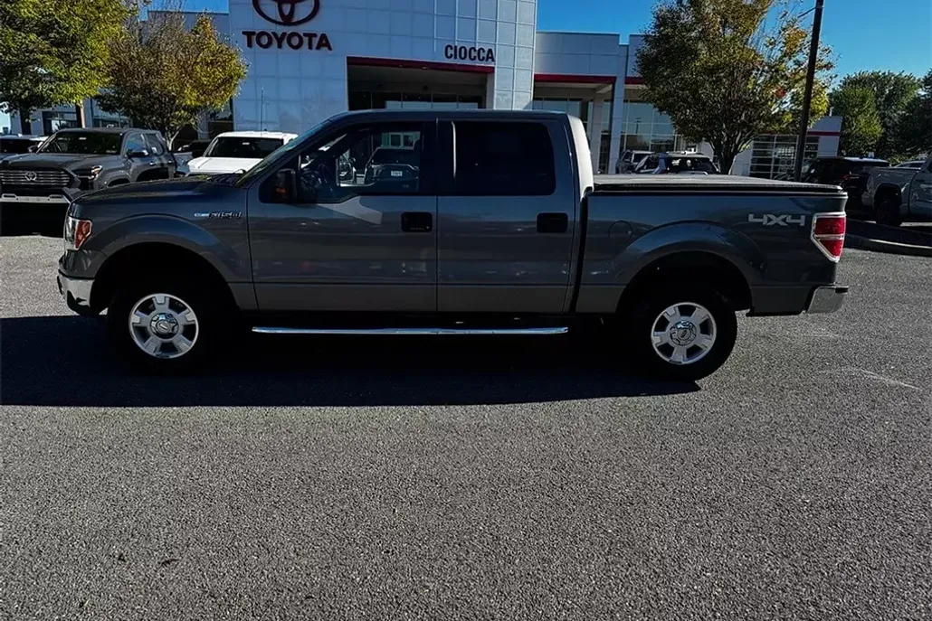 2012 Ford F-150 XLT photo 1