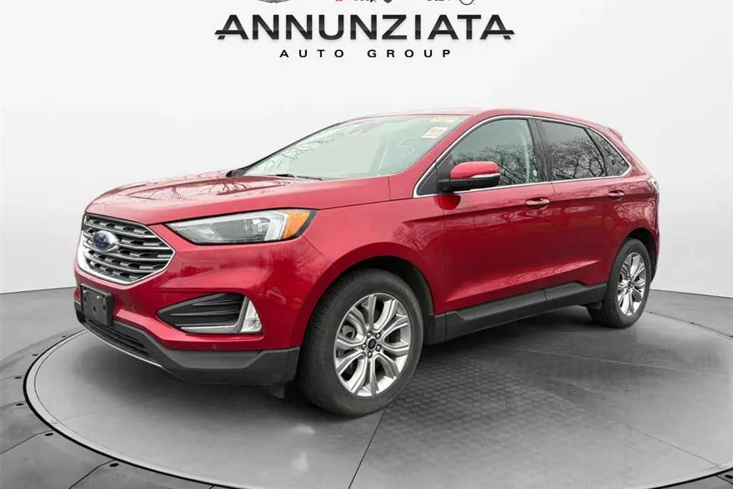 2023 Ford Edge Titanium photo 1