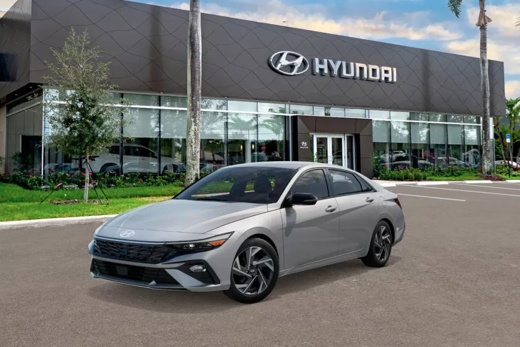 2025 Hyundai Elantra SEL Sport photo 1