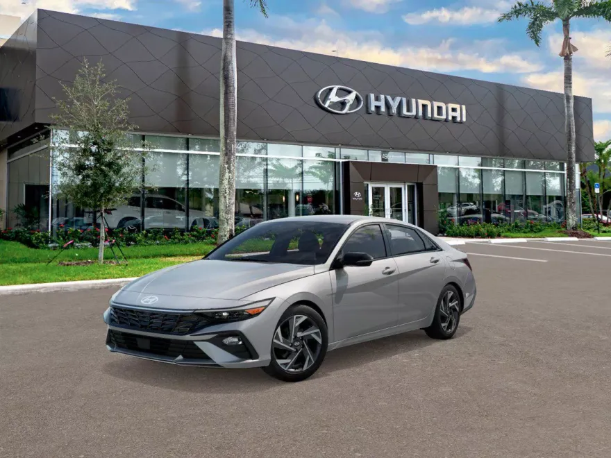 2025 Hyundai Elantra SEL Sport photo 1