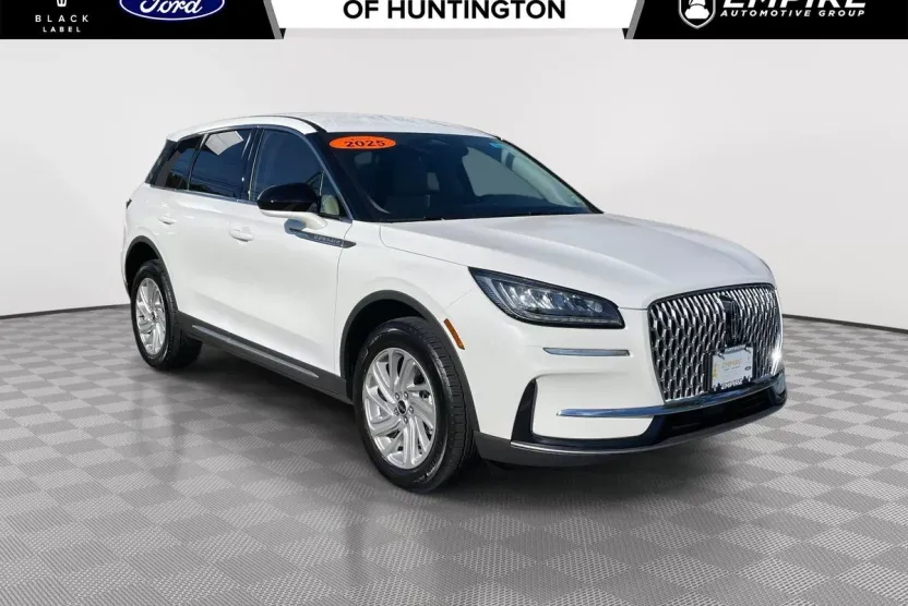2025 Lincoln Corsair Premiere photo 1