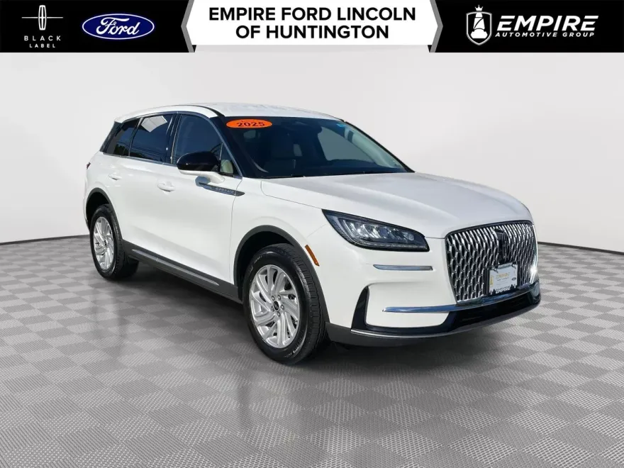 2025 Lincoln Corsair Premiere photo 1