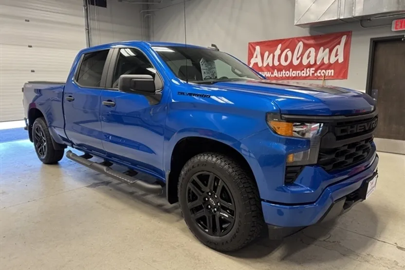 2023 Chevrolet Silverado 1500 Custom photo 1