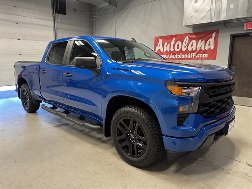2023 Chevrolet Silverado 1500 Custom photo 1