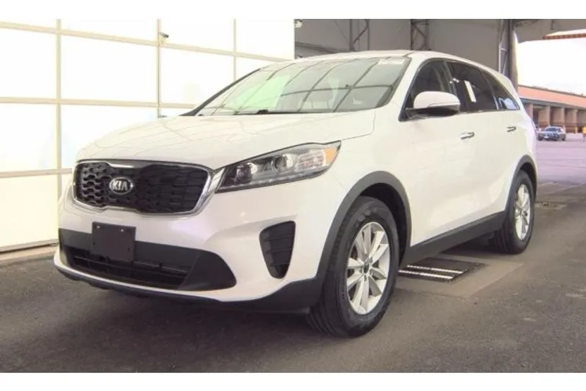2019 Kia Sorento LX photo 1