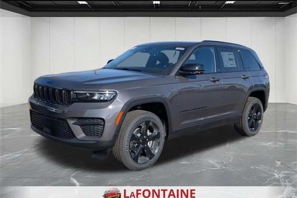 2025 Jeep Grand Cherokee Altitude photo 1