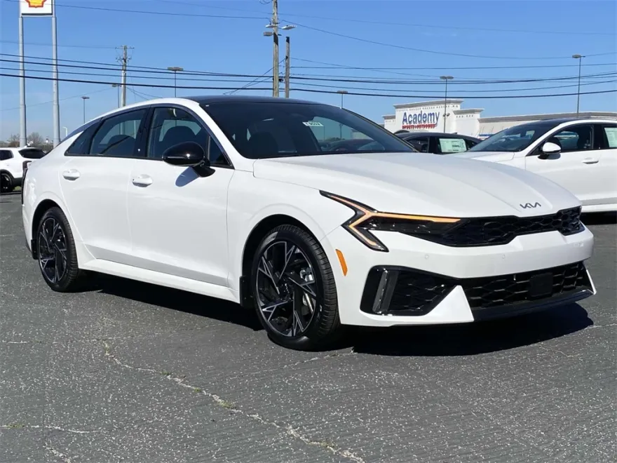 2025 Kia K5 GT-Line photo 1