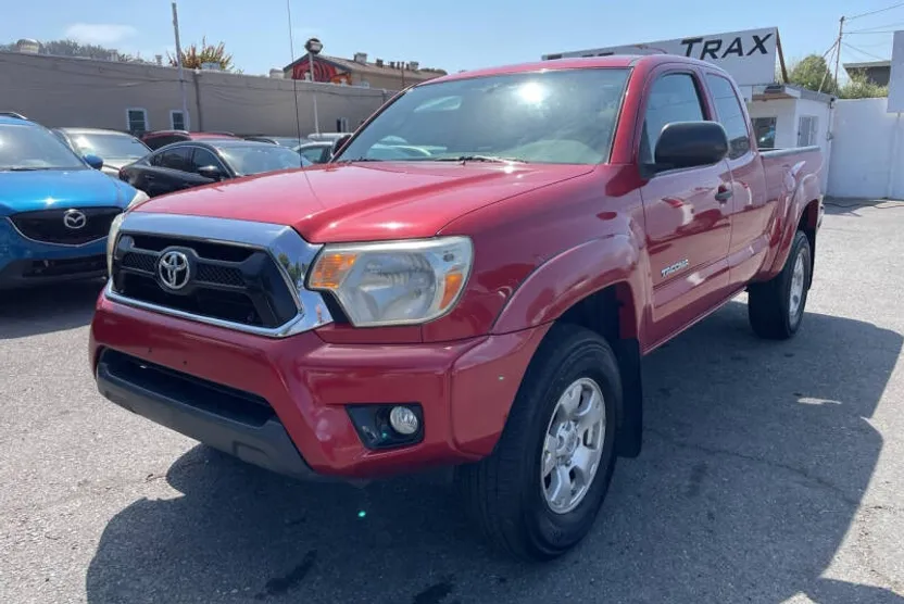 2013 Toyota Tacoma V6 4x4 Access Cab photo 1