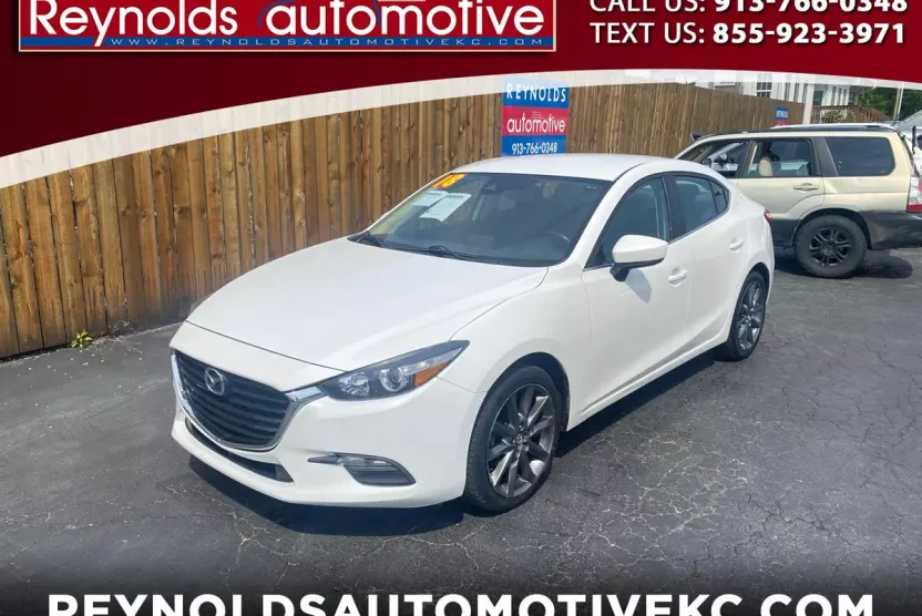 2018 Mazda Mazda3 Touring photo 1