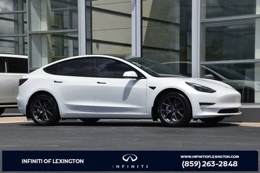 2022 Tesla Model 3 Long Range photo 1
