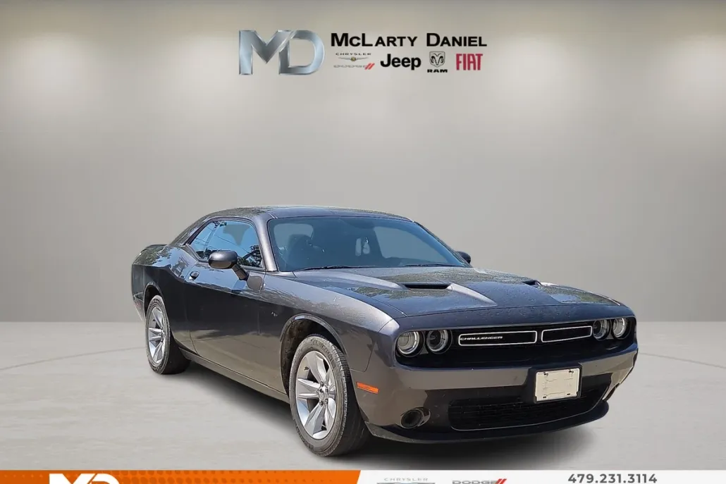 2023 Dodge Challenger SXT photo 1