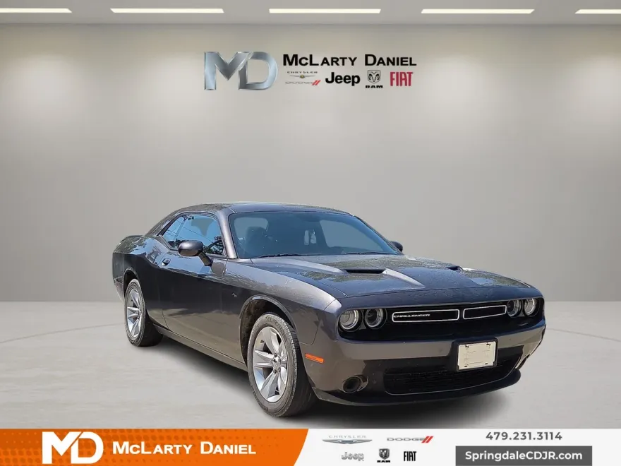 2023 Dodge Challenger SXT photo 1