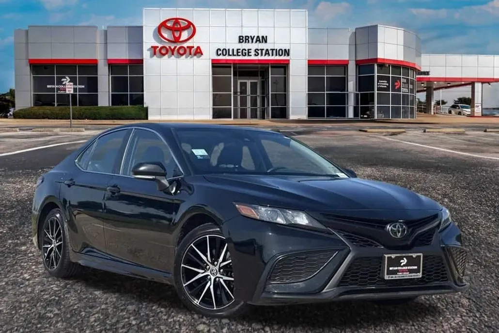2023 Toyota Camry SE photo 1