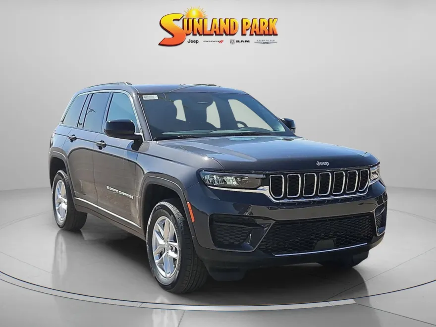 2025 Jeep Grand Cherokee Laredo X photo 1