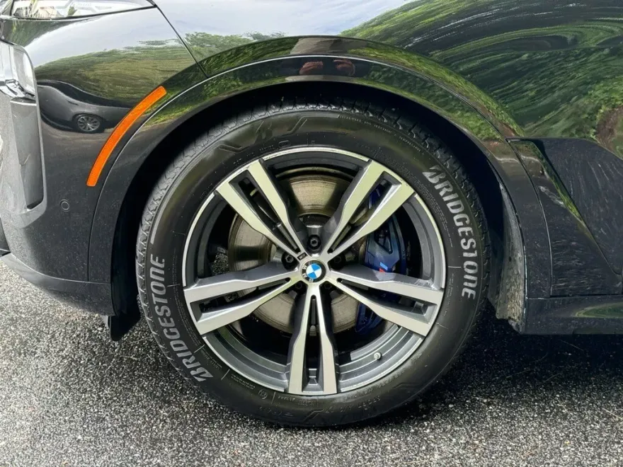 2023 Bmw X7 M60i photo 1
