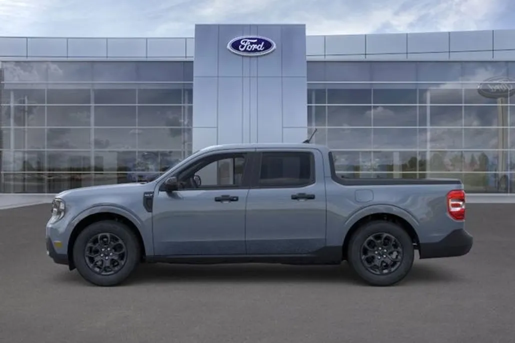2025 Ford Maverick XLT photo 1