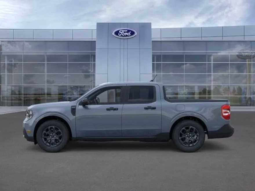 2025 Ford Maverick XLT photo 1