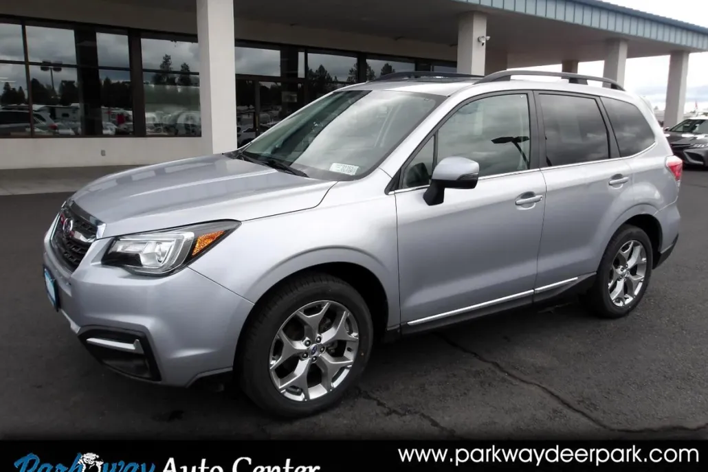 2018 Subaru Forester Touring photo 1