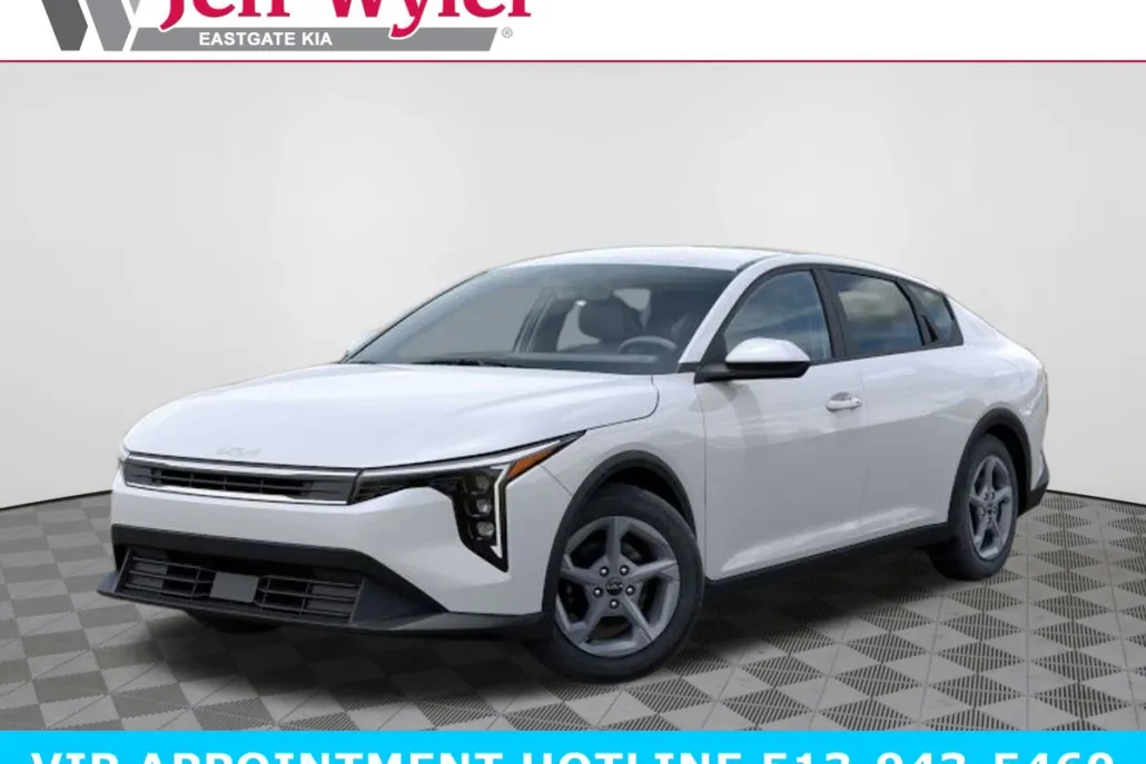 2025 Kia K4 LXS photo 1